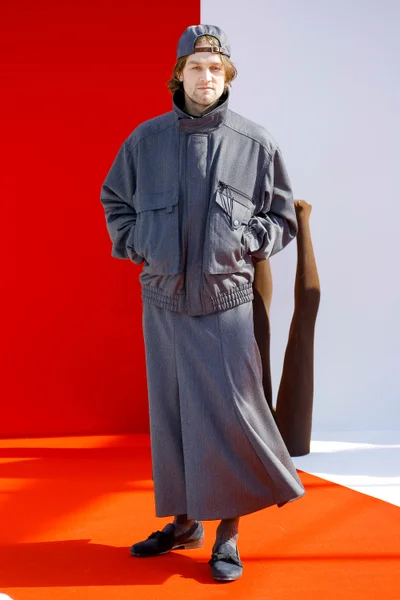 Look 19